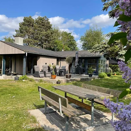Beautiful Close To The And Nature Holiday home